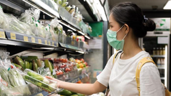 Giá dầu tiến sát ngưỡng 100 USD/thùng, lạm phát Việt Nam có thể lên tới 5,1%