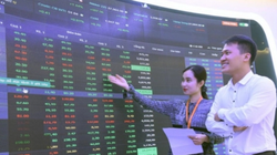 Vượt khó ngắn hạn, chứng khoán Việt Nam sẽ thăng hoa nửa cuối năm 2022? 