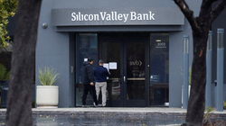 Silicon Valley Bank sụp đổ gây chấn động giới startup toàn cầu (Ảnh: Reuters)
