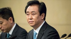 Từng là người giàu thứ 2 châu Á, ông Hứa Gia Ấn giờ đã mất danh hiệu tỉ phú (Ảnh: Bloomberg)