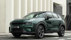 Chạy đua với Toyota, Lynk & Co giảm giá xe cả trăm triệu đồng 