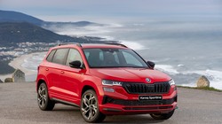 Skoda Karoq ra mắt 2 mẫu xe mới cạnh tranh với Mazda CX-5 và Honda CR-V