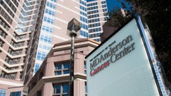 Trung tâm nghiên cứu và điều trị ung thư MD Anderson ở Houston nơi có 9 nhà khoa học gốc Hoa bị đuổi việc