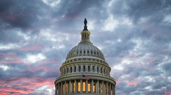 Giới quan sát quốc tế cho rằng dù Đảng Dân chủ đã giành được quyền kiểm soát Hạ nghị viện thì quan hệ Mỹ - Trung và cuộc chiến mậu dịch giữa hai bên sẽ vẫn tiếp diễn theo chiều hướng xấu hơn.