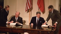 Mỹ tuyên bố rút khỏi Hiệp ước INF họ ký với Nga được cho là hành động nhằm đối phó Trung Quốc. 