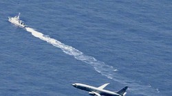 Các máy bay và hạm tàu của Mỹ, Nhật tìm kiếm chiếc máy bay bị rơi và ngăn cản nước khác tìm kiếm, trục vớt chiếc F-35A bị rơi