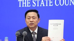 Ông Quách Vệ Dân giới thiệu Sách Trắng tại cuộc họp báo