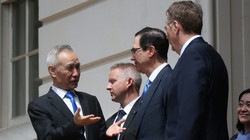 Vòng đàm phán thứ 11 giữa Phó Thủ tướng Trung Quốc Lưu Hạc  (trái) với Đại diện thương mại Mỹ Robert Lighthizer (phải) và Bộ trưởng Tài chính Mỹ Steven Mnuchin (thứ 2 phải sang) kết thúc trong bế tắc khiến cuộc chiến mậu dịch leo thang.