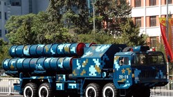Tên lửa phòng không Hongqi-9 (HQ-9) của Trung Quốc được cho là đã làm nhái từ tên lửa S-300PMU của Nga.