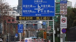 Vũ Hán "phong thành". hầm qua sông Dương Tử bị đóng cửa cấm mọi phương tiện qua lại. (Ảnh: Reuters)