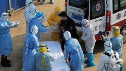 Số người bị bệnh và số ca tử vong ở Hồ Bắc tăng đột biến trong ngày 12/2 (Ảnh: Đa Chiều)