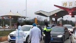 Trung Quốc đã dỡ bỏ nhiều chốt phong tỏa trên các tuyến giao thông liên tỉnh (Ảnh: Đông Phương)