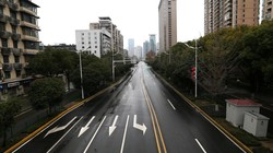 Vũ Hán là thành phố đầu tiên ở Trung Quốc bị phong tỏa ngày 23/1, sau đó lần lượt các tỉnh, thành phố khác đều làm theo (Ảnh: AFP).