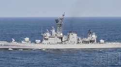 Tàu khu trục Shimakaze của Lực lượng phòng vệ trên biển (Hải quân) Nhật Bản bị tàu cá Trung Quốc đâm thủng tối 30/3 (Ảnh: Kyodo).