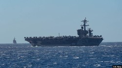 Tàu USS Theodore Roosevelt trên Biển Đông hồi tháng 2/2020 (Ảnh: USNavy).
