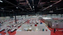 Bệnh viện tạm thời 5.500 giường ở Trung tâm Hội chợ triển lãm quốc tế Madrid đã đi vào hoạt động (Ảnh: AP).