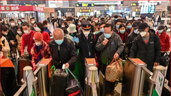 Ngày đầu tiên bỏ phong tỏa, Vũ Hán đã có 55 ngàn người rời khỏi Vũ Hán (Ảnh: creaders)