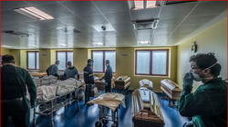 Đại dịch COVID-19 đã khiến Italy thiệt hại nặng, hơn 213.000 người đã bị nhiễm bệnh, khiến 29.000 người bị tử vong; người Italy bắt đầu tham gia vào phong trào kiện đòi chính phủ Trung Quốc bồi thường (Ảnh: creaders.net).