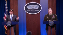 Bộ trưởng Quốc phòng  Mark Esper (trái) và Chủ tịch Hội đồng TMT Liên quân Mỹ Mark Milley tại cuộc họp báo (Ảnh: DF).