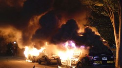 Biểu tình chống phân biệt chủng tộc đã biến thành bạo loạn ở nhiều thành phố trên khắp nước Nỹ (Ảnh: AP).