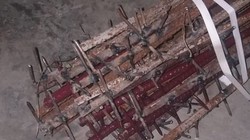 Gậy sắt có gắn đinh được cho là của lính Trung Quốc dùng để tấn công binh sĩ Ấn Độ (Ảnh: BBC).