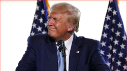 Ngày 18/8 Tổng thống Trump nói tại Yuma chính ông là người đã hủy bỏ cuộc đàm phán thương mại với Trung Quốc vào cuối tuần trước: "Bây giờ tôi không muốn nói chuyện với Trung Quốc nữa!”.(Ảnh: Creaders)