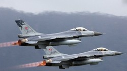 Đài Loan đưa các máy bay F-16 tới Bành Hồ và máy bay trinh sát U-2 Mỹ bay vào khu vực Trung Quốc cấm bay để tập trận là những động thái mới ở eo biển Đài Loan (Ảnh: Đông Phương).