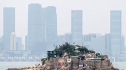 Đảo Tiểu Kim Môn chỉ cách thành phố Hạ Môn, Phúc Kiến hơn 2km, là tiền đồn quân sự của Đài Loan (Ảnh: Getty).