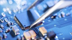 Trung Quốc đang đẩy nhanh việc nhập khẩu chip và các chất bán dẫn tích trữ để ứng phó việc bị Mỹ trừng phạt (Ảnh: Đa Chiều).