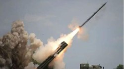 Cả hai bên đã tung vào trận những loại vũ khí hiện đại. Trong ảnh, dàn phóng hỏa tiễn nhiều nòng BM-30 Smerch của Azerbaijan (Ảnh: Sohu).