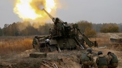 Cuộc xung đột Armenia - Azerbaijan có thể xuất hiện nhưng diễn biến mới nguy hiểm. Trong ảnh: pháo binh Armenia phản công (Ảnh: Sohu)