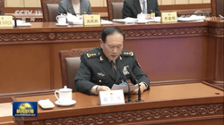 Bộ trưởng Quốc phòng Trung Quốc Ngụy Phượng Hòa giải trình về dự thảo Luật Quốc phòng sửa đổi trước Ủy ban thường vụ Quốc hội (Ảnh: CCTV).