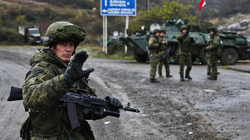 lực lượng gìn giữ hòa bình Nga lập chốt cách ly quân đội hai bên Azerbaijan và Armenia (Ảnh: Sina).