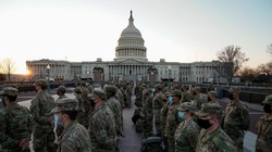 10 ngàn lính Vệ binh quốc gia đã được đưa tới Washington để bảo vệ an ninh cho Lễ nhậm chức của ông Joe Biden (Ảnh: Reuters).