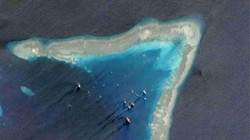 Hình ảnh vệ tinh cho thấy nhiều tàu công trình và thông tin của Trung Quốc xuất hiện gần bãi Ba Đầu (Ảnh: Dwnews).