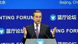 Tại Diễn đàn Lanting ngày 22/2, Ngoại trưởng Trung Quốc Vương Nghị kêu gọi Mỹ "3 từ bỏ" để quan hệ hai bên trở lại bình thường (Ảnh: fmprc).