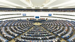 Ngày 23/3, Nghị viện châu Âu đã khẩn cấp hủy bỏ phiên họp dự định thẩm định phê chuẩn Hiệp định Đầu tư toàn diện EU-Trung Quốc do Trung Quốc trừng phạt các nghị sĩ, nhà khoa học và tổ chức của châu Âu (Ảnh: AP).