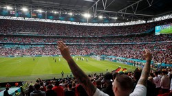 WHO lo ngại giải EURO2020 sẽ là lỗ hổng lớn khiến dịch COVID-19 tái bùng phát ở châu Âu (Ảnh: Reuters).