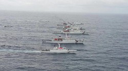 Lần đầu tiên các tàu của cảnh sát biển Mỹ và Đài Loan tổ chức tập trận chung trên biển ngoài khơi Đài Loan (Ảnh: Yahoo).