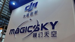  Công ty DJI lại bị đưa vào danh sách đen đầu tư của Bộ Thương mại Mỹ (Ảnh: Dwnews).