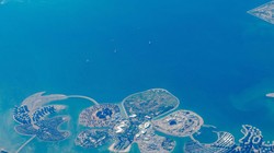 Toàn cảnh đảo nhân tạo Hải Hoa vi phạm nghiêm trọng về luật bảo vệ môi trường (Ảnh: Sina).