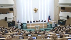 Hội đồng Liên bang Nga họp phiên đặc biệt phê chuẩn hiệp ước ký với hai nước cộng hòa Luhansk và Donetsk (Ảnh: Đông Phương).