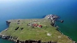 Đảo chiến lược Zmiinyi trên Biển Đen bị quân Nga chiếm hôm 24/2 (Ảnh: Đông Phương).