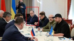 Ông Denis Kireev tham gia Đoàn đại biểu Ukraine trong vòng đàm phán Nga-Ukraine đầu tiên (Ảnh: Dwnews).