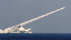 Quân đội Trung Quốc sẽ lần đầu tiên bắn đạn thật vũ khí tầm xa ở eo biển Đài Loan (Ảnh: Xinhua).