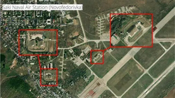 Ảnh vệ tinh cho thấy vụ nổ xảy ra tại nhiều điểm trong sân bay Saky (Ảnh: QQ).