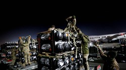 Mỹ đã viện trợ số lượng rất lớn tên lửa chống tăng vác vai Javelin cho Ukraine, một phần được cho là đã bị mang bán trên chợ đen (Ảnh: Guancha).