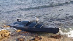 Chiếc tàu không người lái của biệt kích Ukraine bị mắc cạn gần Sevastopol tháng 9 vừa qua, được cho là loại được dùng để tấn công hôm 29/10 (Ảnh: Topwar).