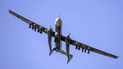 Máy bay không người lái trinh sát-tấn công Bọ Cạp hai đuôi TB-001 mang tới 12 tên lửa các loại (Ảnh: Zhihu).