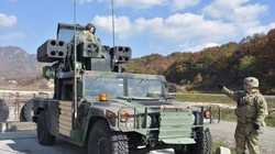 Mỹ sẽ cung cấp cho Ukraine 12 hệ thống phòng không tầm gần Avenger, xe đầu tiên đã được đưa tới Ukraine (Ảnh: USARMY).